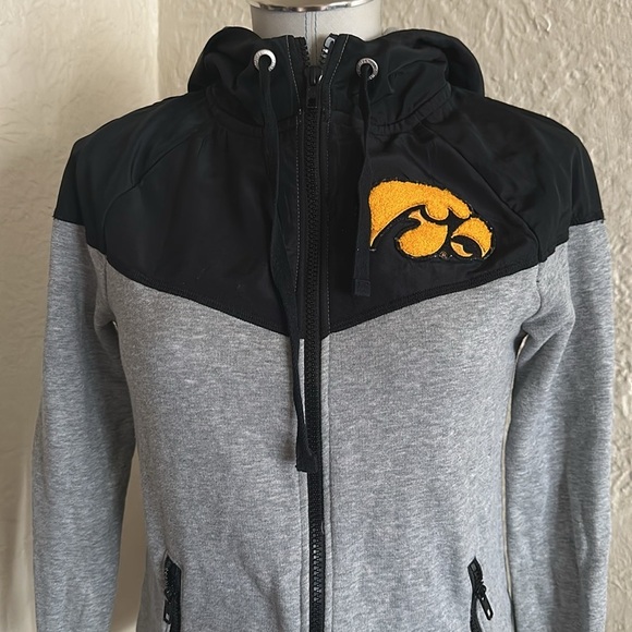 Victoria’s Secret Pink Iowa Hawkeyes Gray Black Hooded Sweatshirt Small - Picture 2 of 9